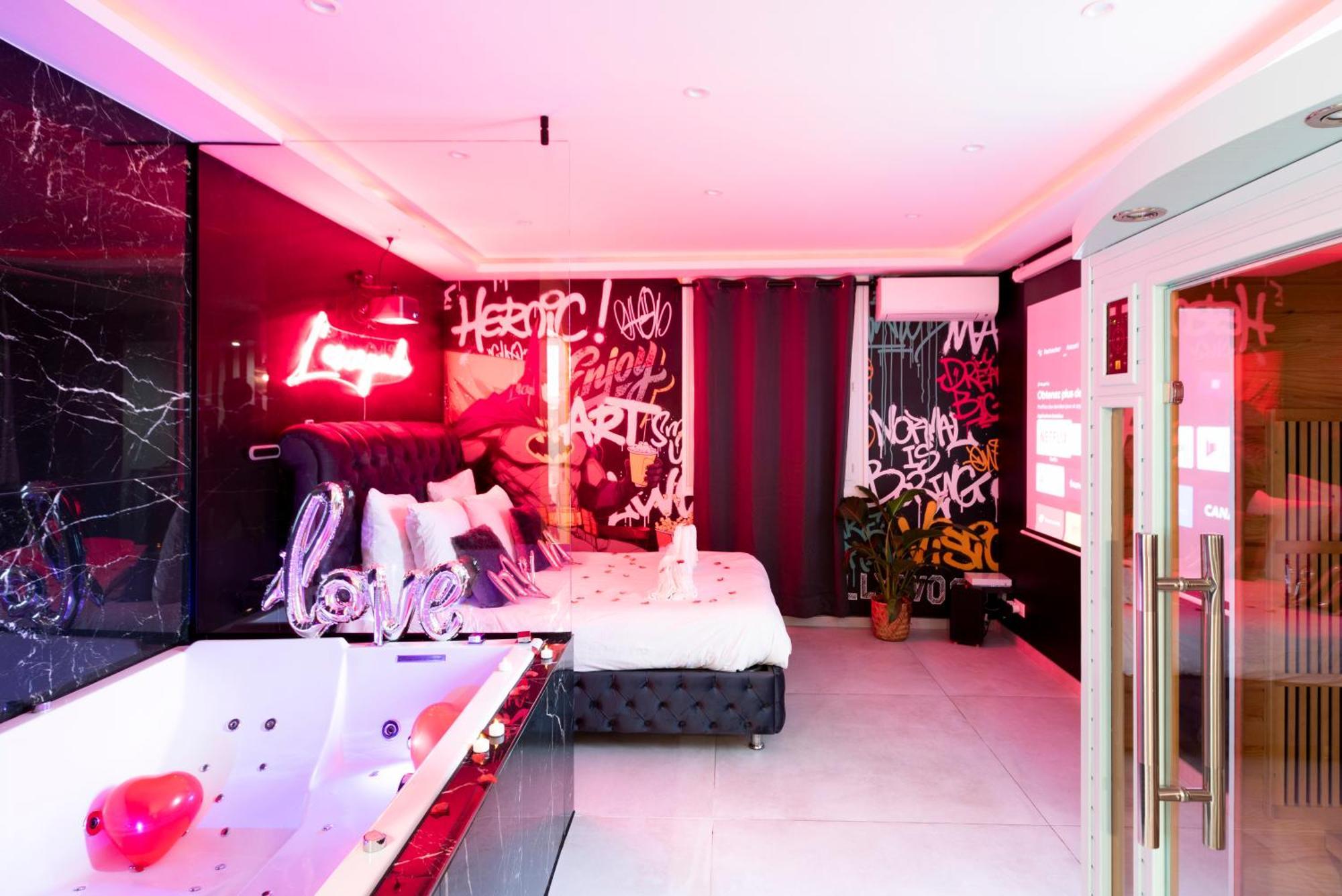 Apartment L'escapade - Jacuzzi & Sauna Prives By Sweetdreams *