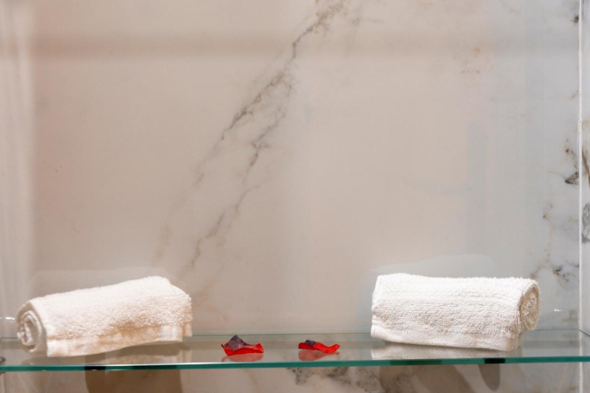 L'escapade - Jacuzzi & Sauna Prives By Sweetdreams Apartment